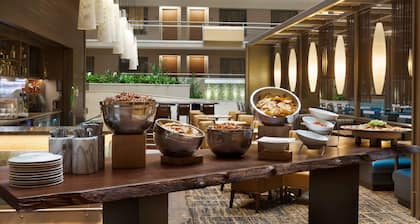 Embassy Suites by Hilton San Antonio Airport