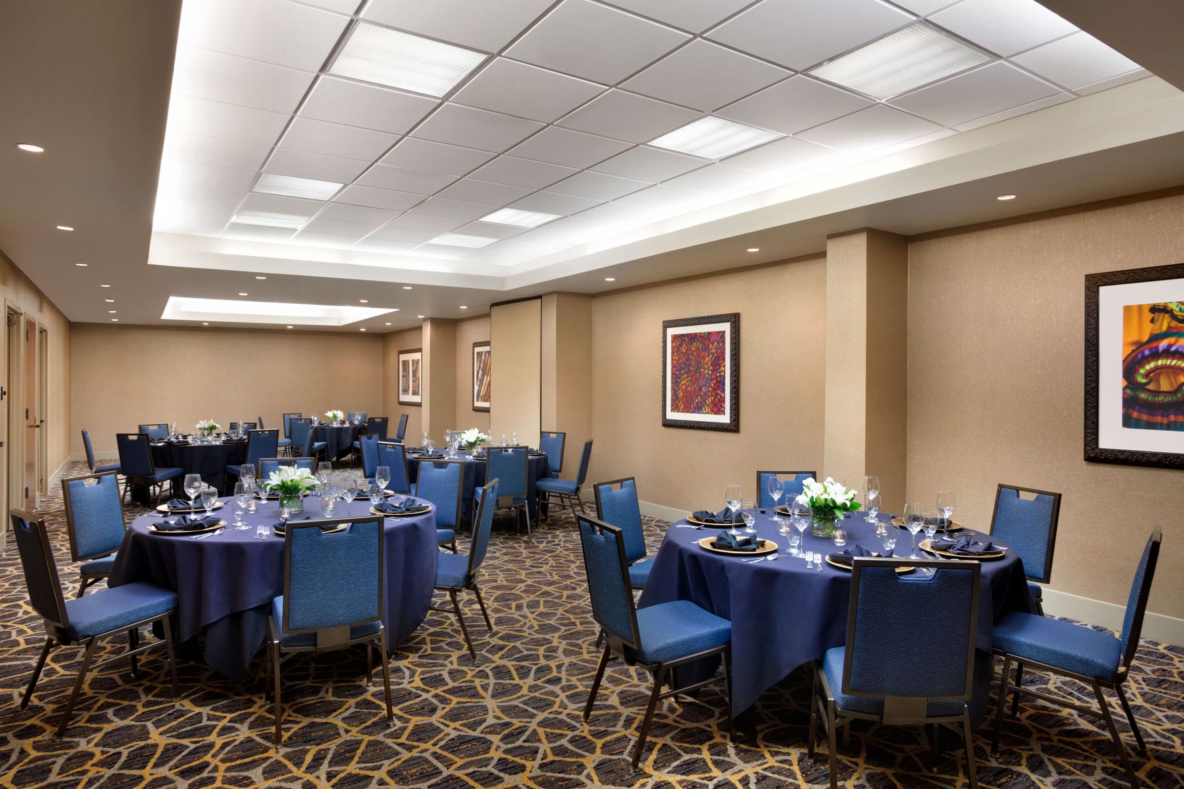 Photo - Embassy Suites by Hilton San Antonio Airport