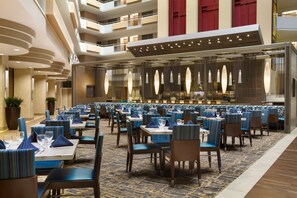 Breakfast served - Embassy Suites by Hilton San Antonio Airport (San Antonio)