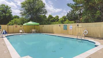 3 indoor pools, outdoor pool
