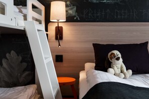 Bureau, rideaux occultants, lits pliants/supplémentaires, Wi-Fi gratuit