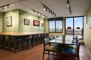 包含每日外带式早餐