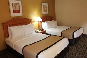 Pillow-top beds, desk, laptop workspace, blackout curtains - Americas Best Value Inn Canton (Canton)