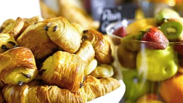 Tägliches englisches Frühstück (16.50 GBP pro Person)