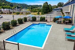 Kolam renang outdoor