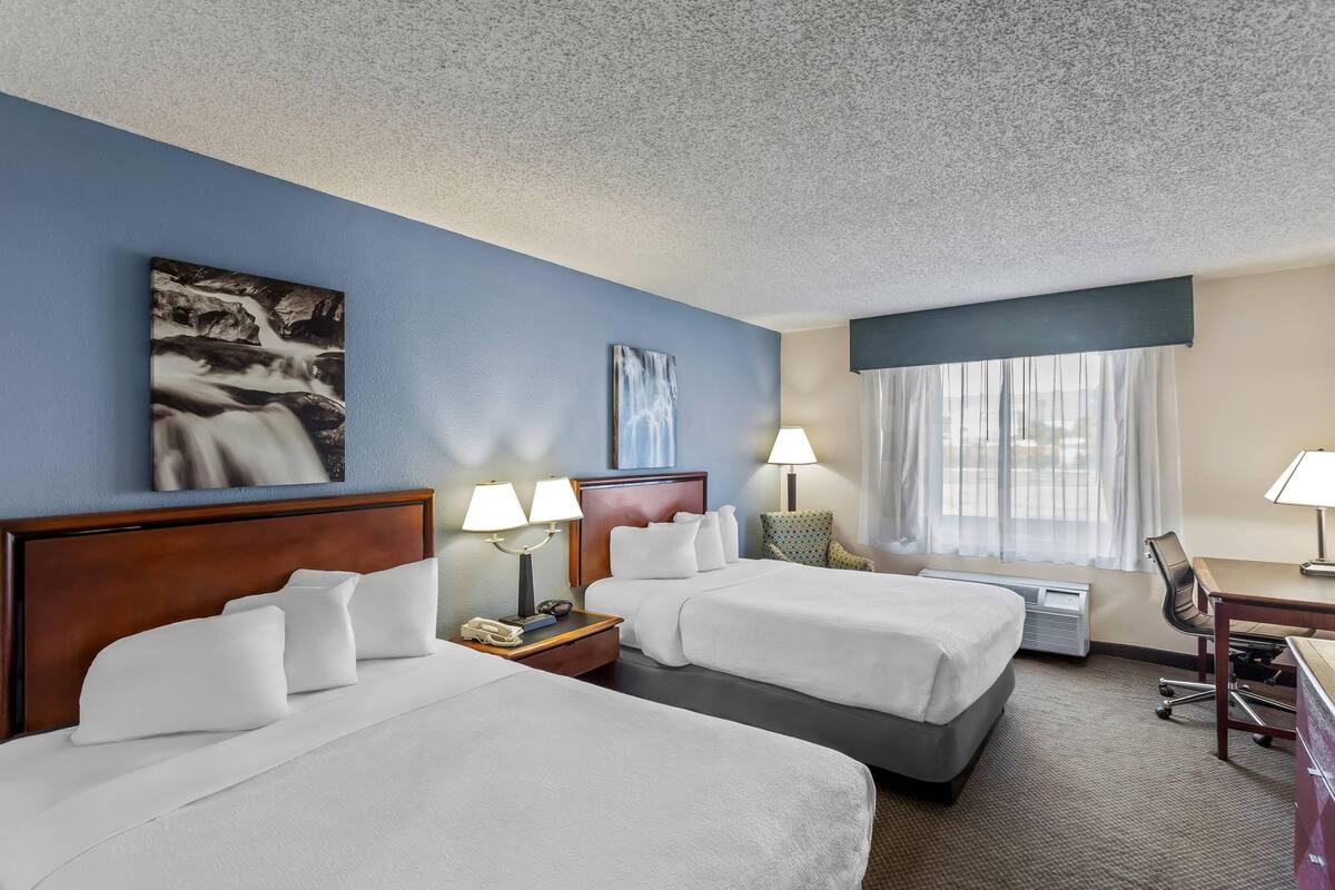 Standard Room, 2 Double Beds, Non Smoking | In-room safe, desk, iron/ironing board, cribs (free)