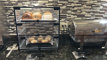 Desayuno completo incluido todos los días 