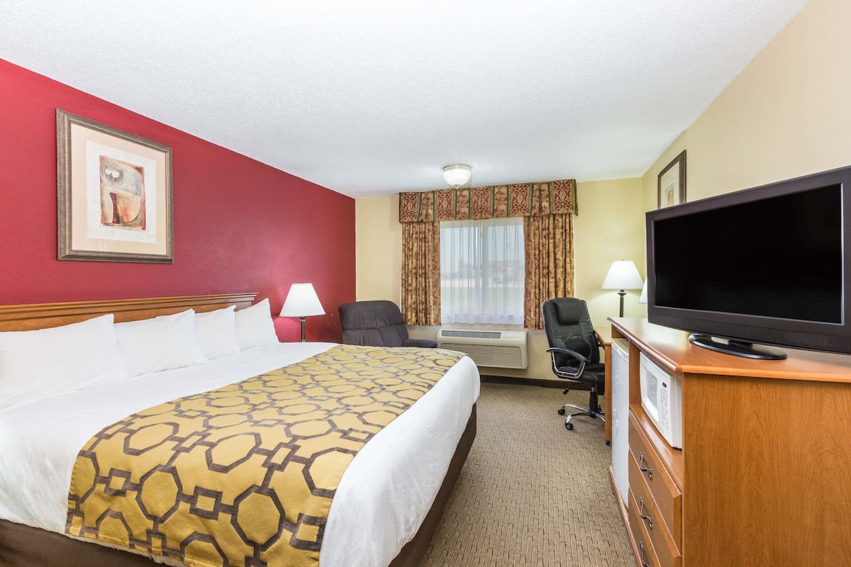 Blackout curtains, iron/ironing board, free WiFi, bed sheets
