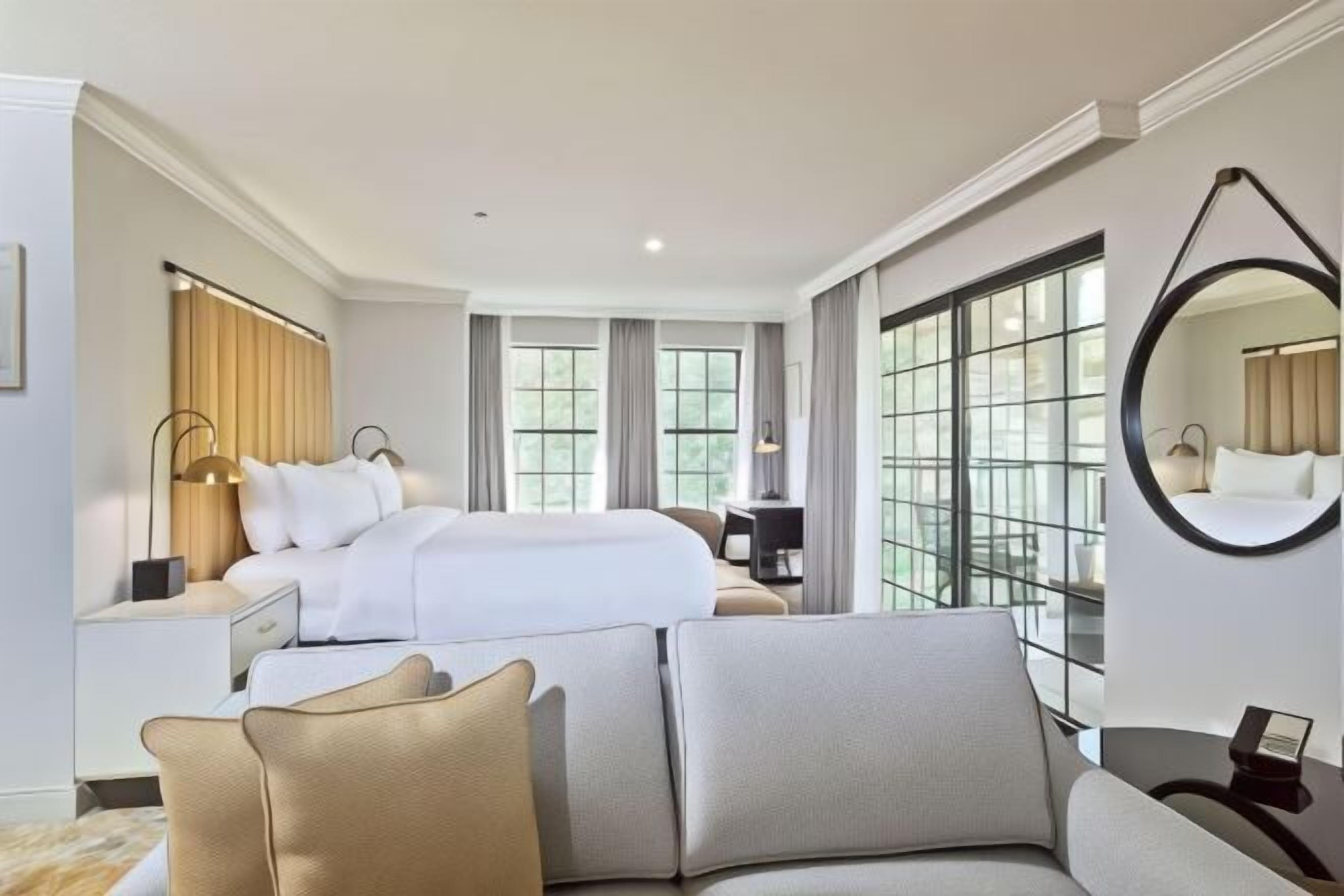 Ropa de cama de alta calidad y camas con pillow-top 