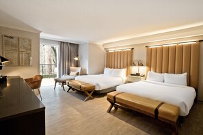 Premium bedding, pillowtop beds, in-room safe, desk - The Inn at Saratoga, Tapestry Collection by Hilton (Saratoga)