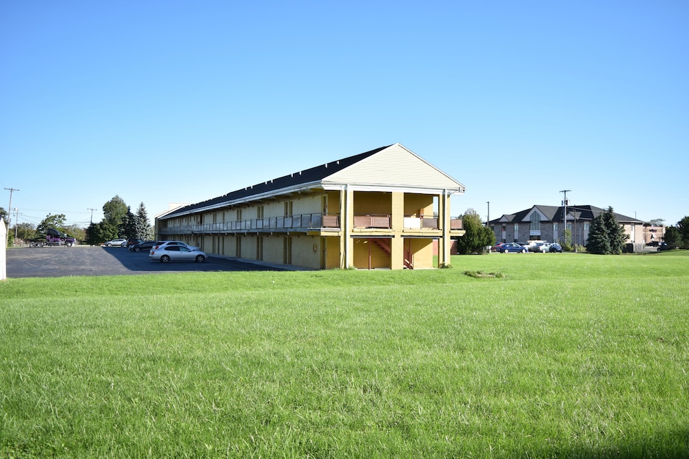 Econo Lodge image