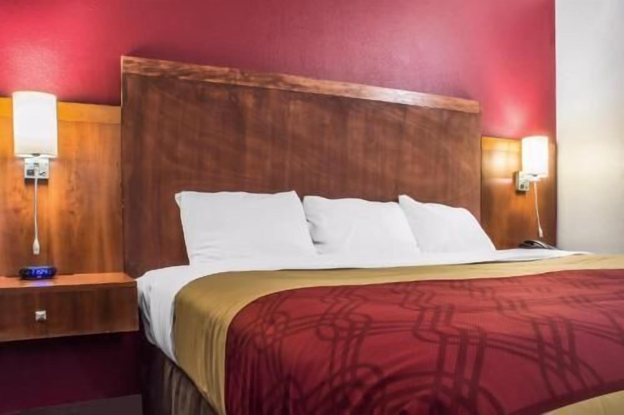 隔音、熨斗/熨衣板、免費無線上網、床單