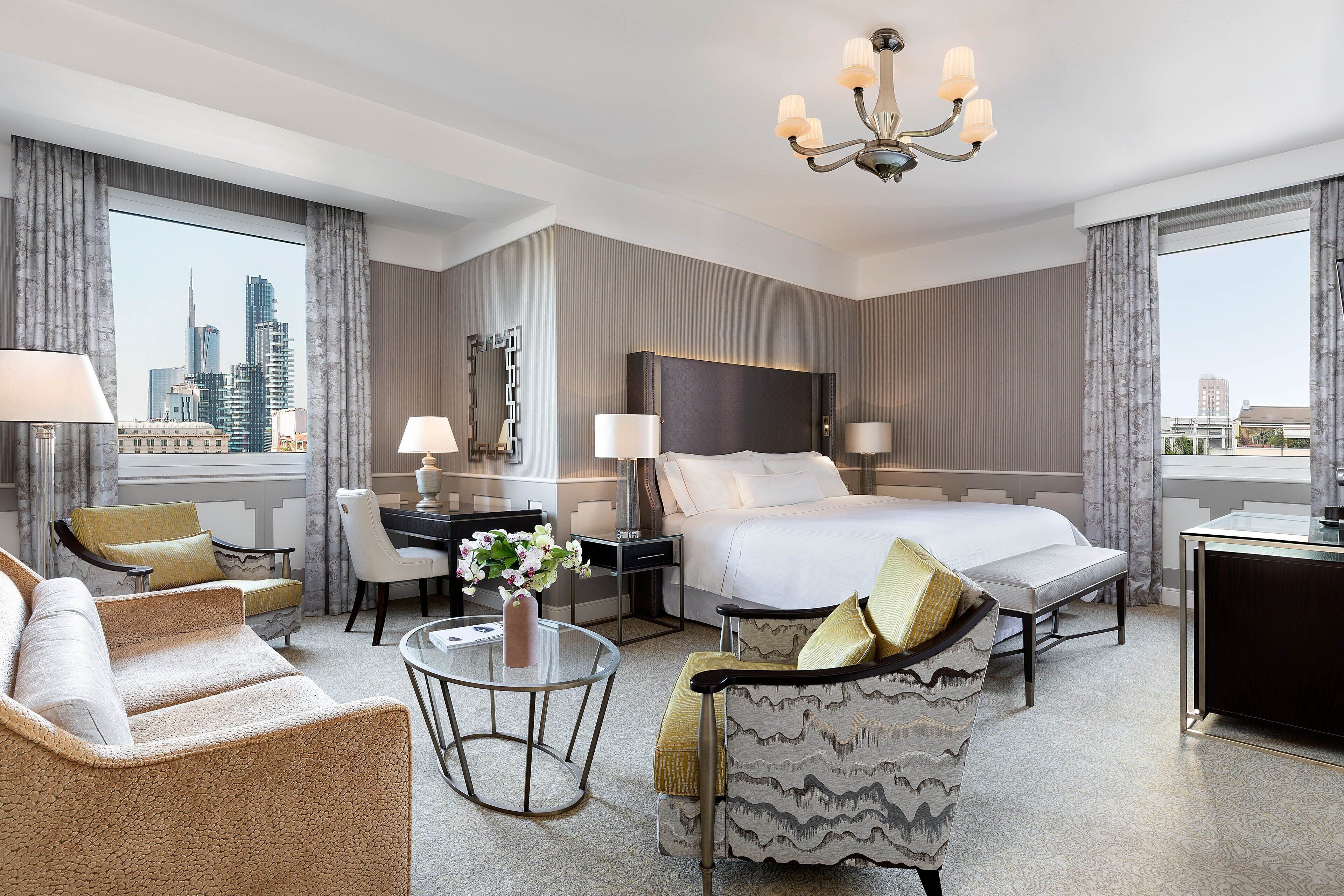 grand room, 1 king bed, non smoking | 1 bedroom, premium bedding, down duvets, minibar