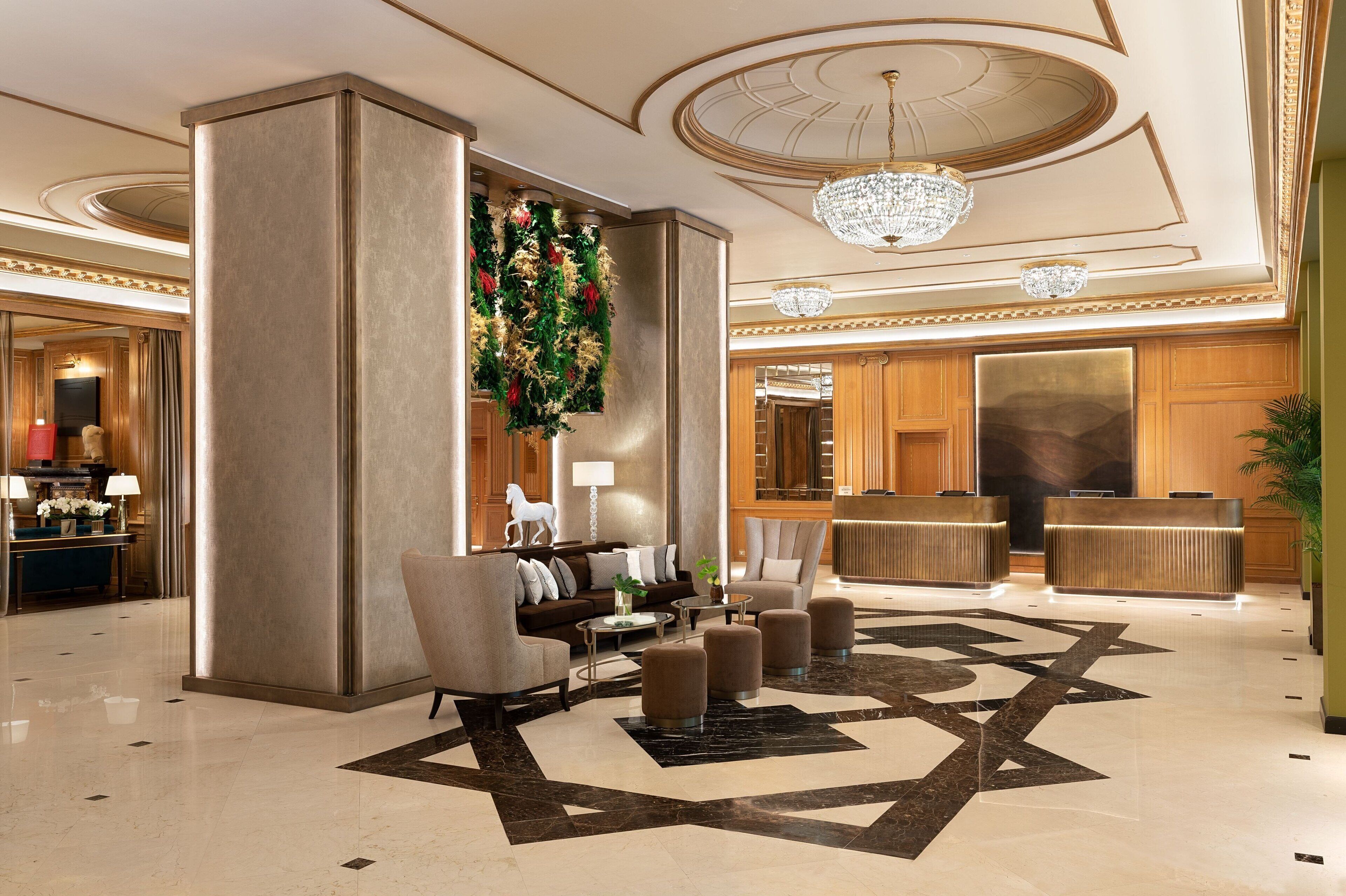 serves lunch and brunch