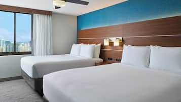 Caja de seguridad en la habitación y escritorio