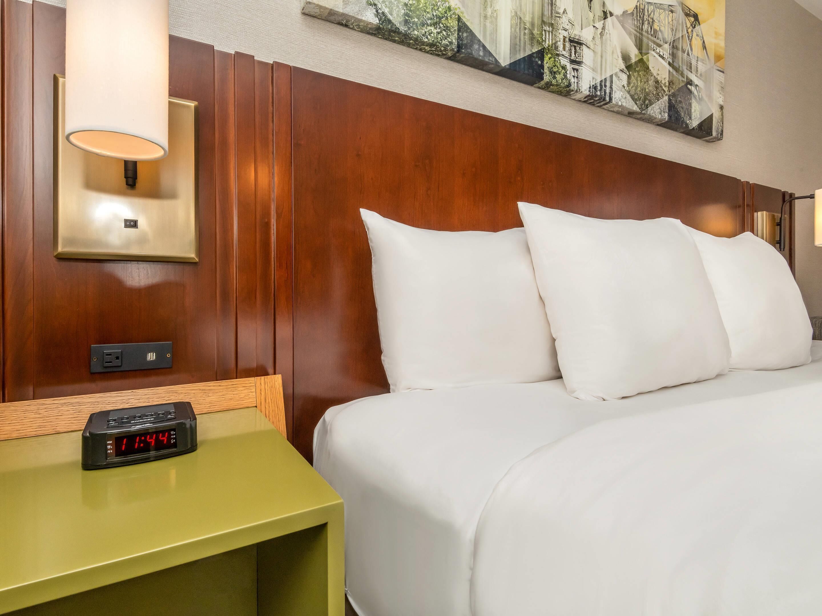 Room, 1 King Bed, Non Smoking (2nd Floor) | Premium bedding, pillowtop beds, desk, laptop workspace