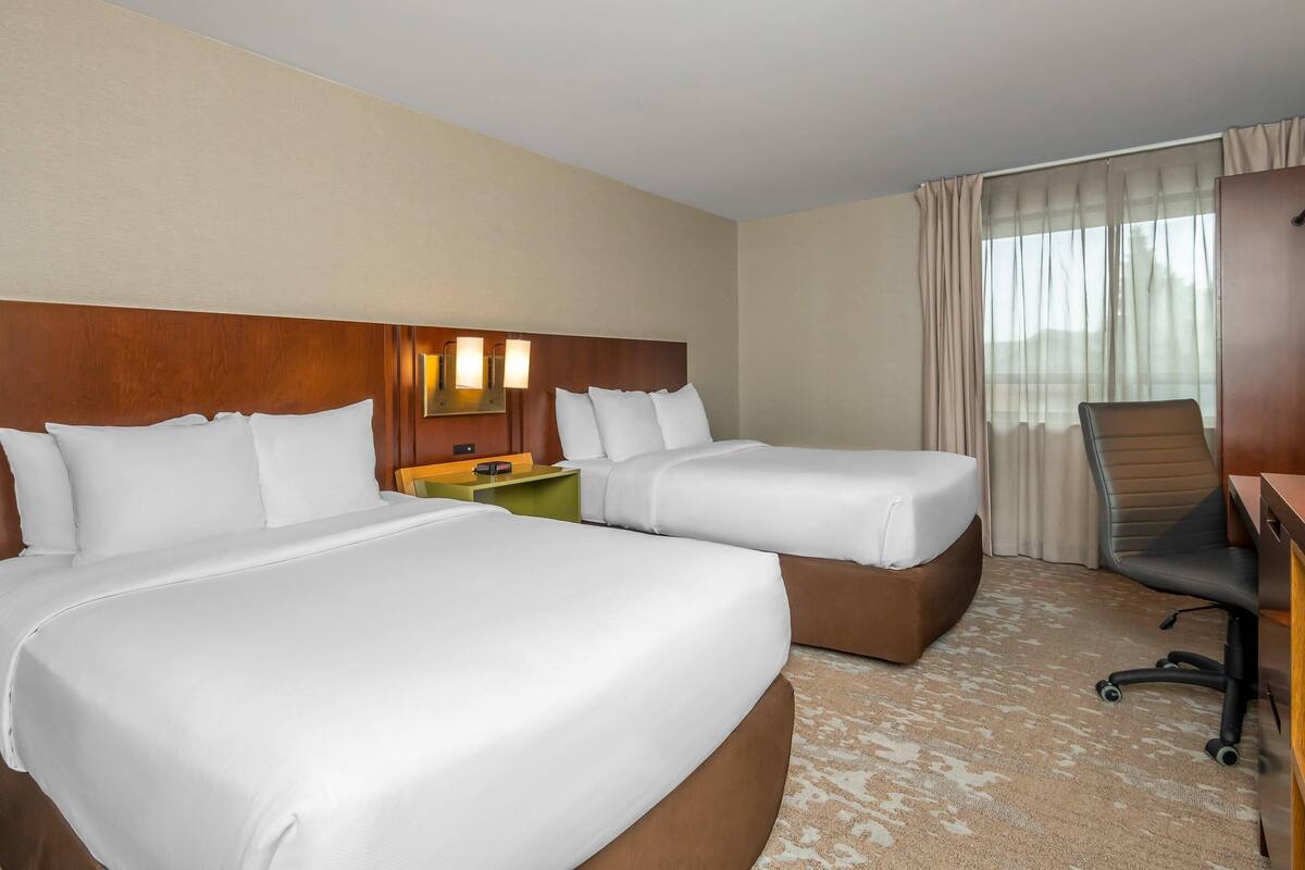Room, 2 Double Beds, Non Smoking (2nd Floor) | Premium bedding, pillowtop beds, desk, laptop workspace