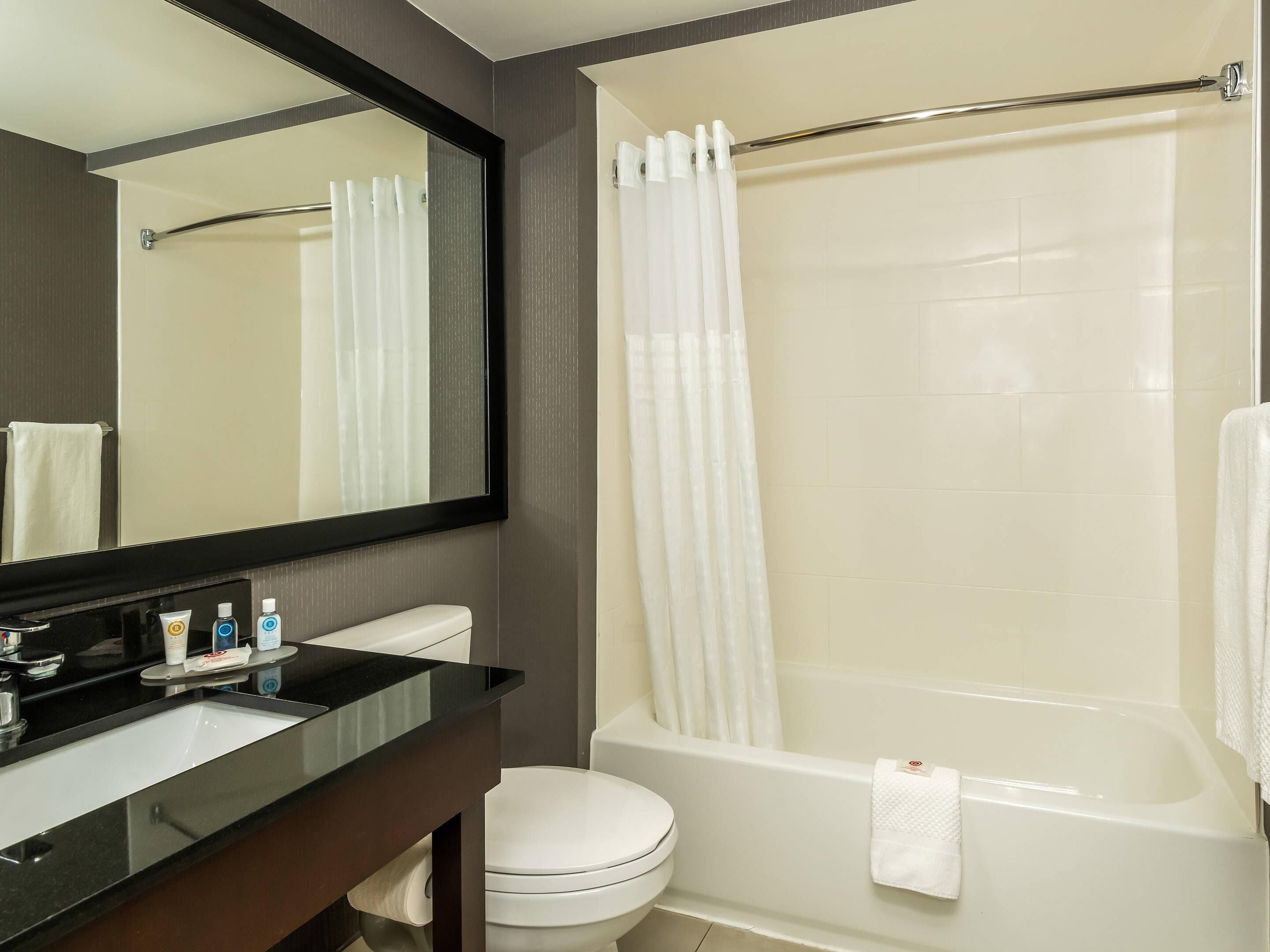 Photo - Comfort Inn Ottawa West Kanata