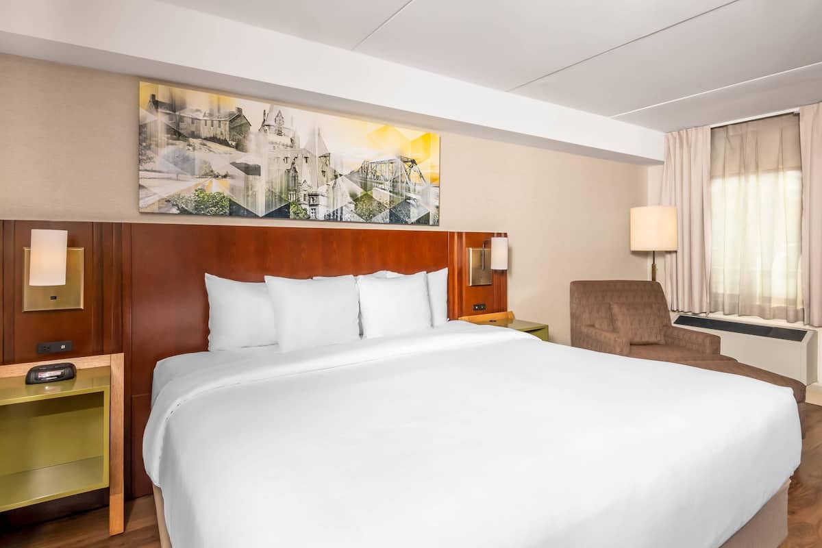 Ropa de cama de alta calidad y camas con pillow-top