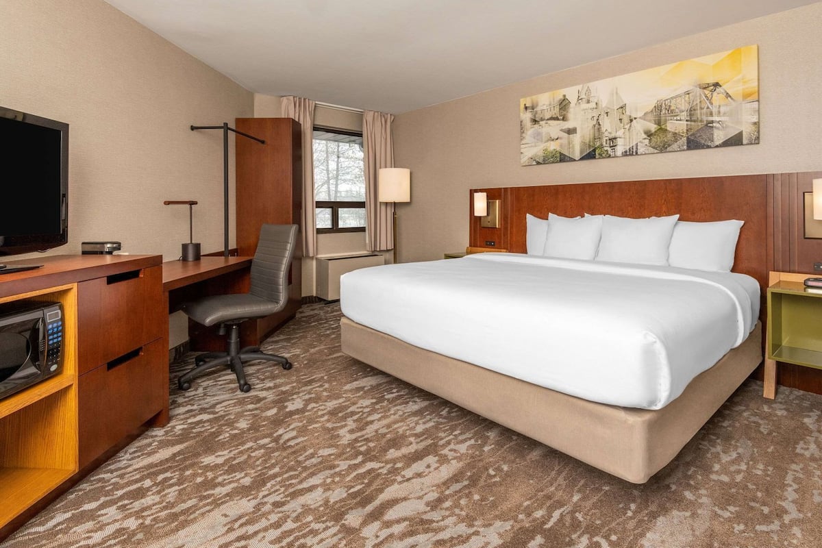 Premium bedding, pillowtop beds, individually decorated