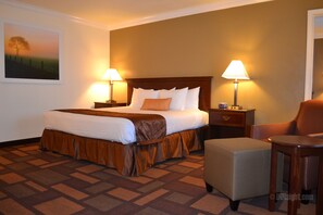 Pillow-top beds, desk, blackout curtains, iron/ironing board - Days Inn & Suites by Wyndham Lodi (Lodi)