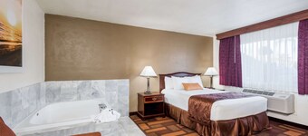 Days Inn & Suites by Wyndham Lodi
