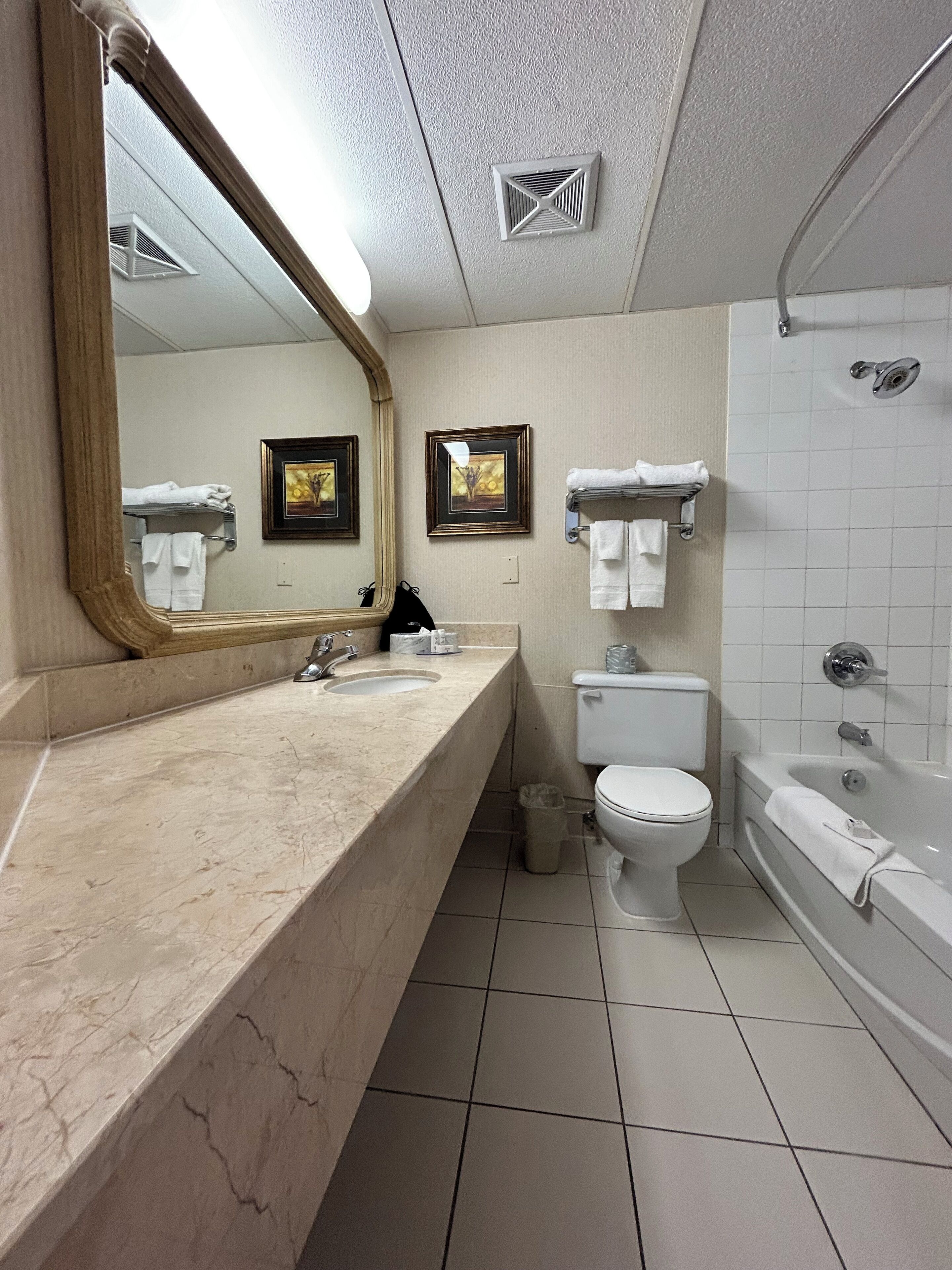 Photo - Travelodge Hotel by Wyndham Vancouver Airport