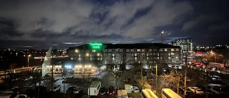 スタンダード ルーム クイーンベッド 2 台 バリアフリー 禁煙 | 部屋からの景観