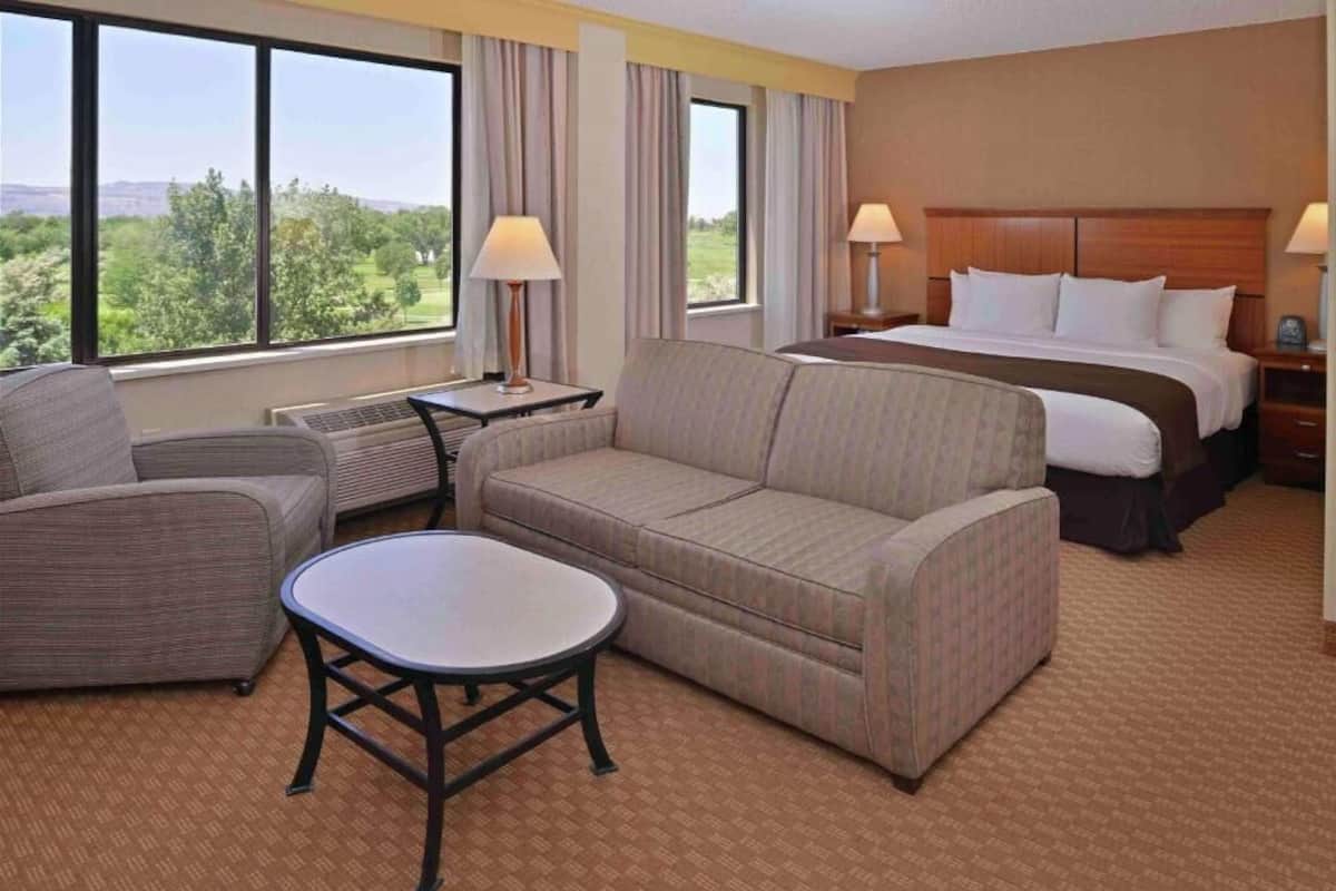 Hypo-allergenic bedding, down comforters, pillowtop beds, in-room safe