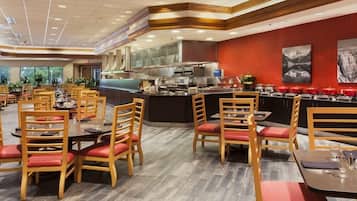 Breakfast and dinner served