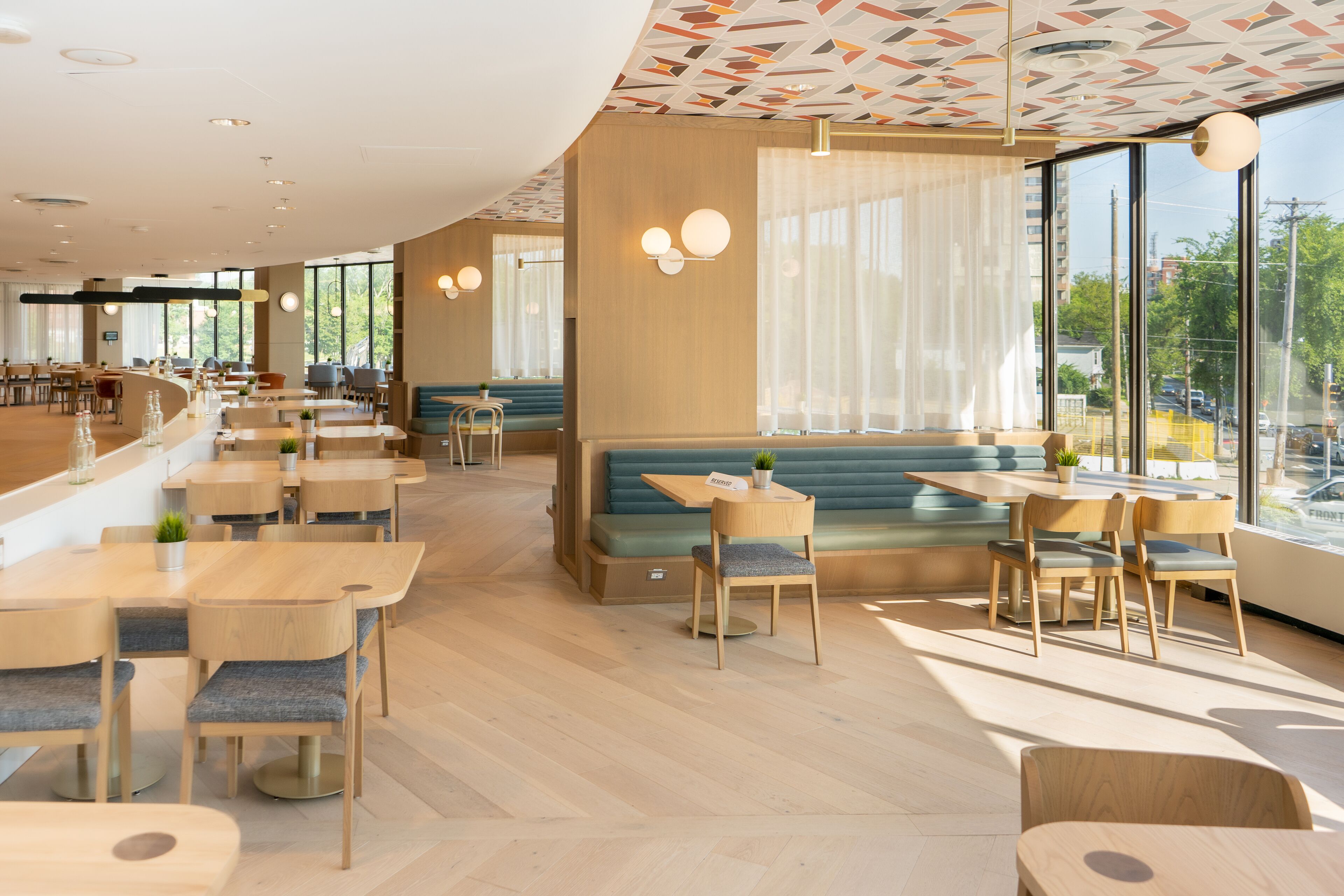 Desayuno completo todos los días (con cargo) 