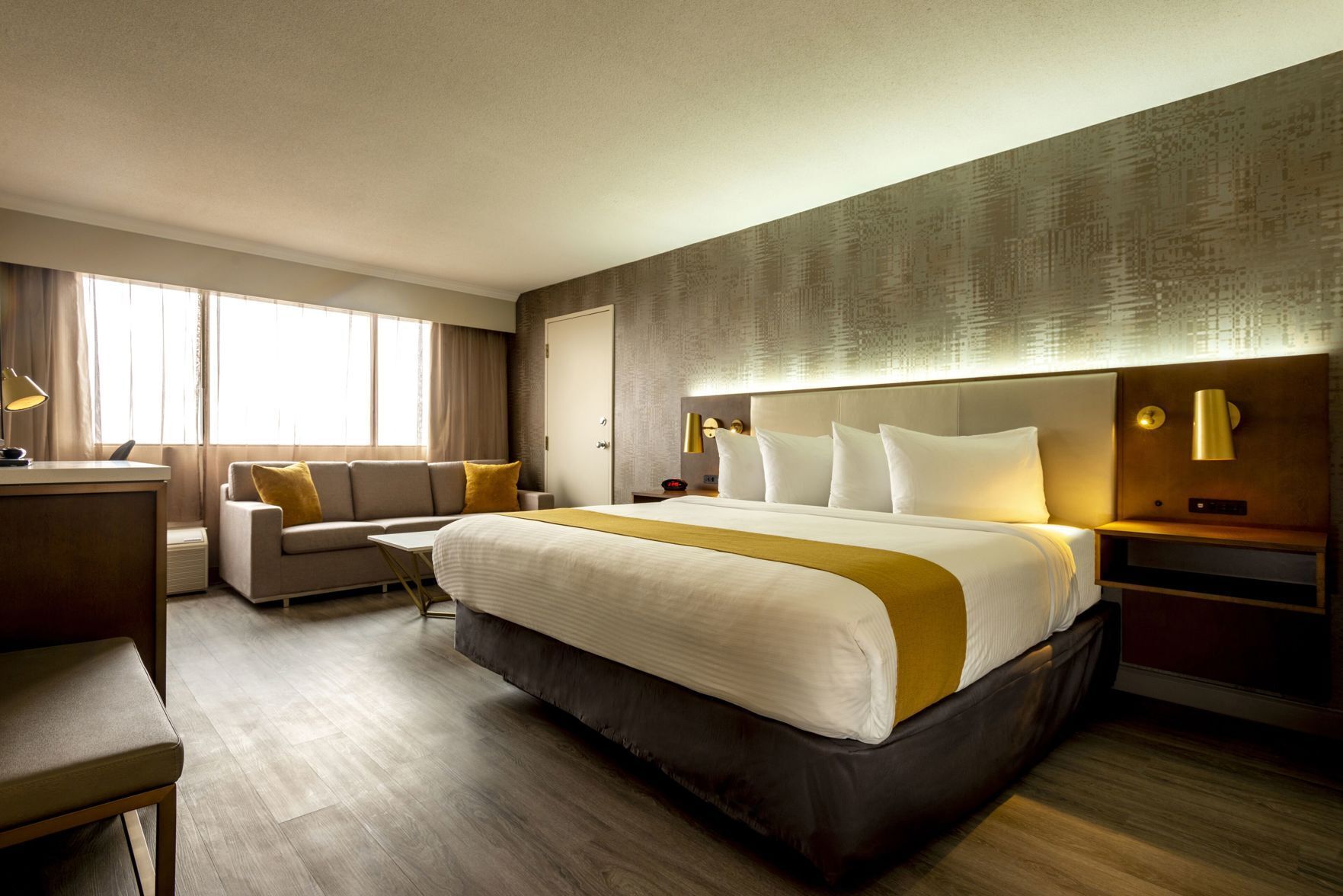 Ropa de cama de alta calidad, colchones Select Comfort y escritorio 