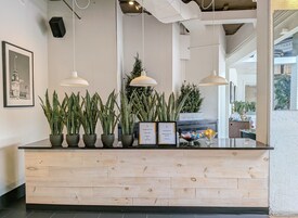 包含每日外带式早餐