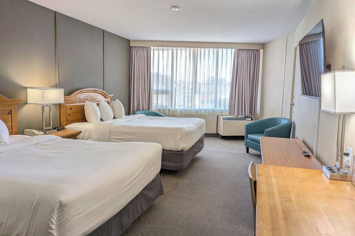Standard Room, 2 Queen Beds, City View