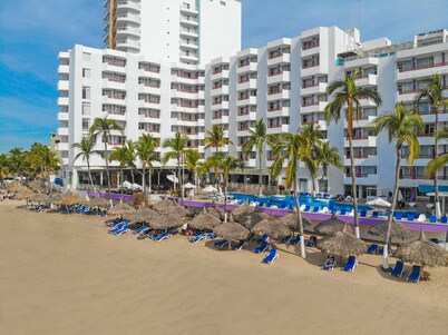 Oceano Palace Beach Resort