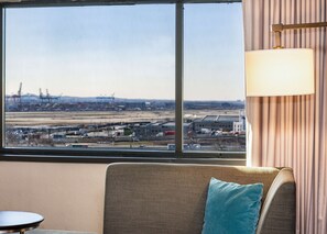View from room - DoubleTree by Hilton Hotel Newark Airport (Newark)