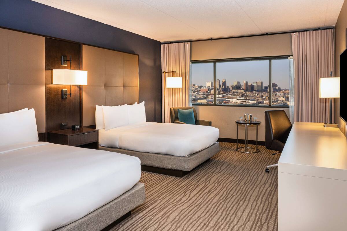 客房, 2 張標準雙人床 (Newark Skyline View) | 客房內保險箱、遮光布/窗簾、熨斗/熨衣板、免費搖籃/嬰兒床