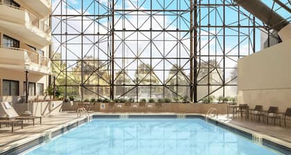 DoubleTree by Hilton Hotel Newark Airport