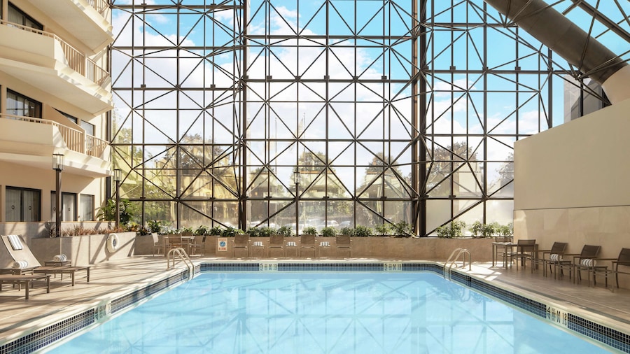 DoubleTree by Hilton Hotel Newark Airport