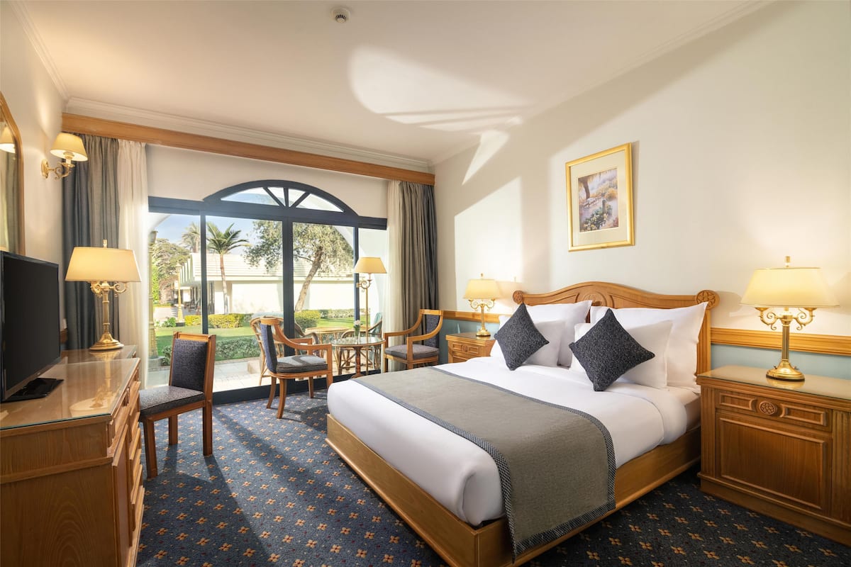 Deluxe Room, Patio, Garden View