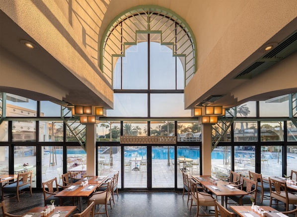 2 restaurants, breakfast, lunch, dinner served; international cuisine