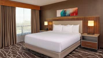 Basic Room, 1 King Bed (Parlor) | Hypo-allergenic bedding, in-room safe, desk, laptop workspace