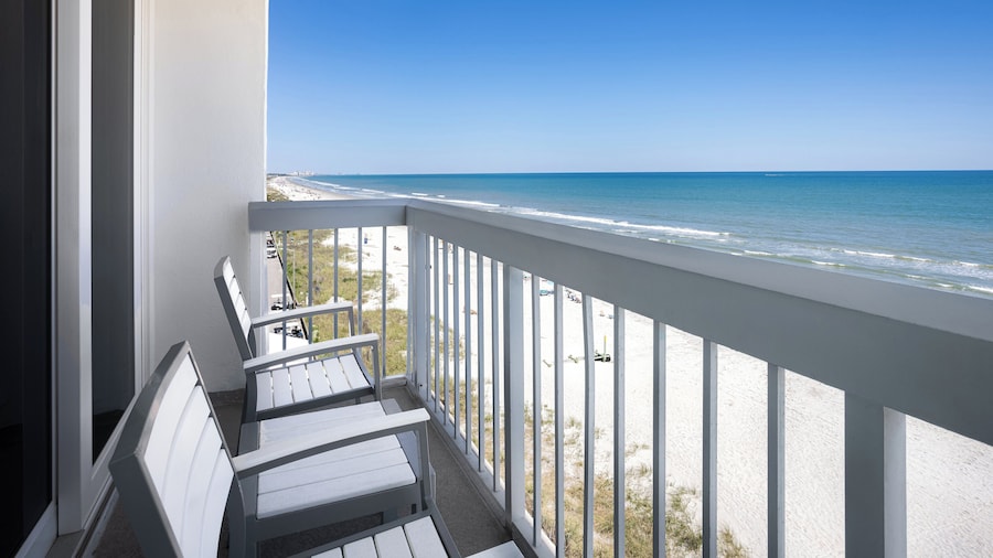 Holiday Inn Resort Oceanfront at Surfside Beach by IHG