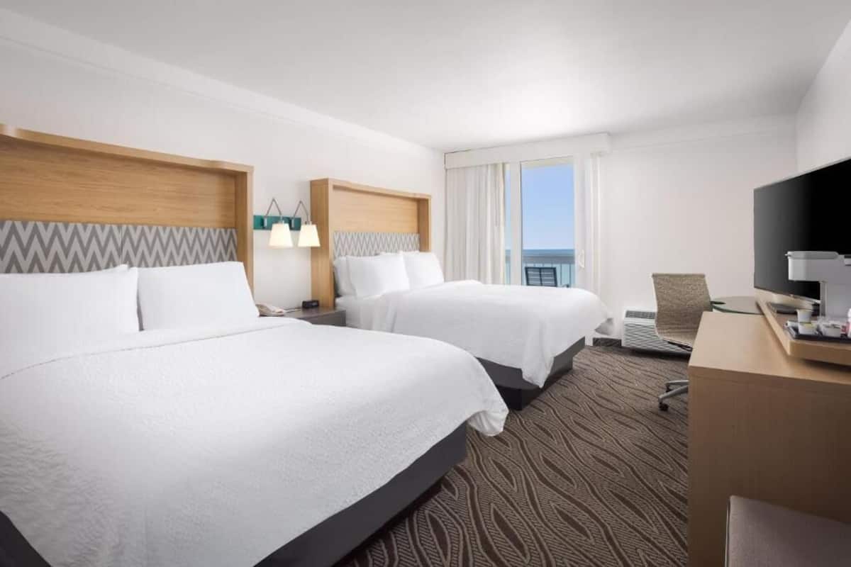 In-room safe, desk, iron/ironing board, internet (free)