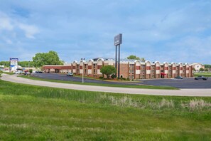 Exterior - AmericInn by Wyndham Janesville (Janesville)