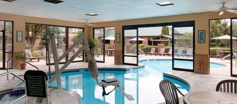 คอมฟอร์ตสวีทส์ พาร์คเกอร์สเบิร์กเซาท์