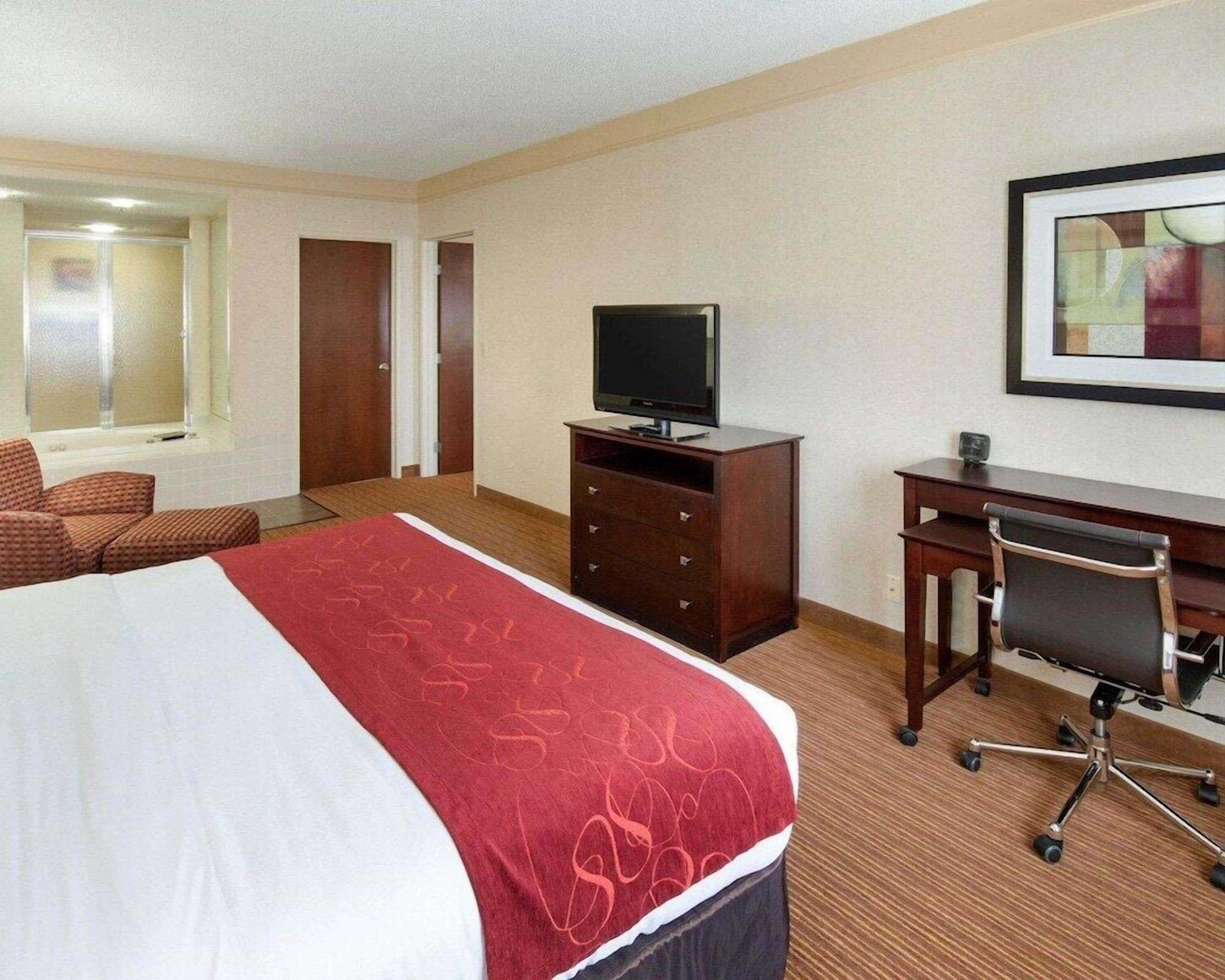 Desk, iron/ironing board, free WiFi, bed sheets