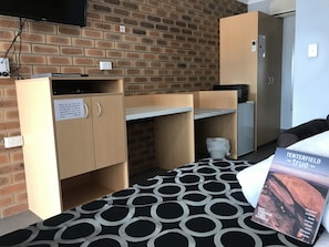 Deluxe Room, Non Smoking | Individually decorated, individually furnished, desk, laptop workspace