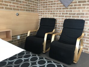 标准房, 1 张大床 | 特色装修、特色家居、办公桌、笔记本电脑工作区