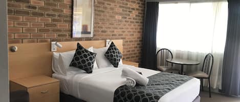 Habitación Deluxe, para no fumadores | 1 habitación, decoración personalizada, muebles diferentes y escritorio